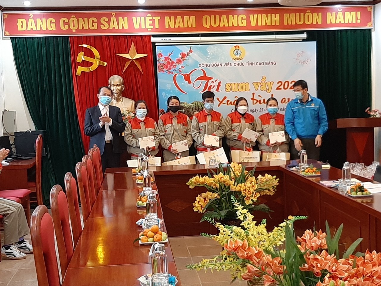 anh 2 bai viet sep hue